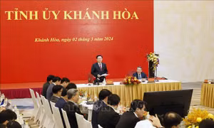 Chủ tịch Quốc hội Vương Đình Huệ làm việc với Ban Thường vụ Tỉnh ủy Khánh Hoà