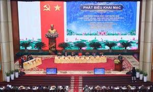 Hội thảo nhân kỷ niệm 50 năm Chiến thắng Hà Nội - Điện Biên Phủ trên không