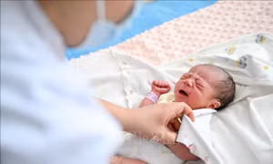 Trung Quốc: Tăng ngân sách trợ cấp nuôi dạy con cái