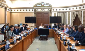 Lãnh đạo TP Hồ Chí Minh tiếp Chủ tịch Hiệp hội Công nghiệp bán dẫn Hoa Kỳ
