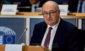 Ủy viên Thương mại EU rút khỏi cuộc đua chức Tổng Giám đốc WTO