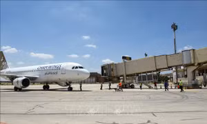 Sân bay Aleppo của Syria mở cửa trở lại