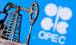 OPEC+ nhất trí tăng sản lượng dầu thô lên 648.000 thùng/ngày