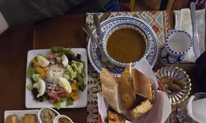 Sắc màu cuộc sống: Ấm áp lễ xả chay Ramadan tại Algeria