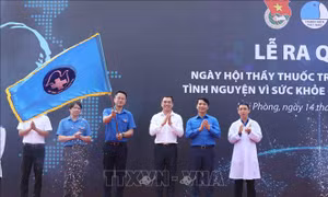 Thầy thuốc trẻ làm theo lời Bác, tình nguyện vì sức khỏe cộng đồng
