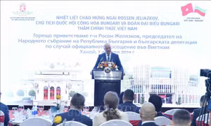 Chủ tịch Quốc hội Bulgaria gặp gỡ đại diện những người Việt Nam từng học tập, công tác tại Bulgaria