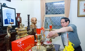 Thủ tướng Phạm Minh Chính dâng hương các đồng chí cố Thủ tướng Chính phủ