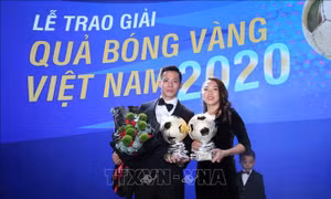 Văn Quyết và Huỳnh Như giành Quả bóng Vàng Việt Nam 2020