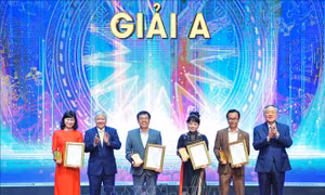 Ngòi bút chiến đấu, cống hiến của người làm báo trong phòng, chống tham nhũng, tiêu cực