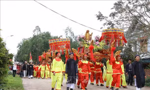 Lễ rước nước tại Lễ hội Thái Miếu nhà Trần