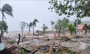 Trung Quốc kích hoạt ứng phó khẩn cấp khi siêu bão Fung-wong đi vào Biển Đông 