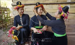 Tết Hoa của đồng bào dân tộc Cống ở Lả Chà
