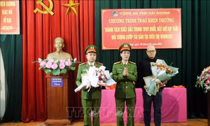 Khen thưởng công dân dũng cảm truy bắt cướp