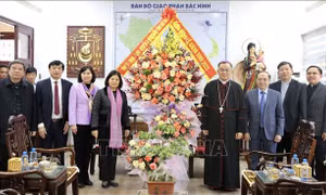 Thăm, chúc mừng Tòa Giám mục Bắc Ninh nhân dịp Lễ Giáng sinh 2023