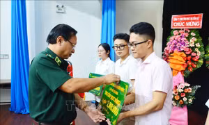 Trao học bổng 'Vì nghĩa tình đồng đội' cho con, cháu cựu chiến binh biên phòng