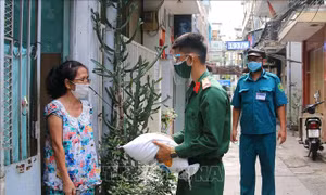 Nhiều kênh thông tin hỗ trợ người dân TP Hồ Chí Minh gặp khó khăn