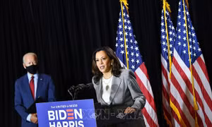 Thượng nghị sĩ K.Harris cùng ông J.Biden chính thức liên danh tranh cử