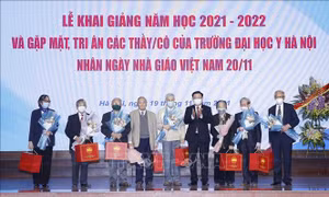 Chủ tịch Quốc hội dự Lễ khai giảng và tri ân các thầy, cô giáo Trường Đại học Y Hà Nội