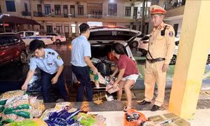 Liên tiếp phát hiện thực phẩm nhập lậu trên tuyến biên giới phía Bắc