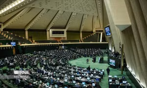 Quốc hội Iran thông qua dự luật phá giá đồng nội tệ