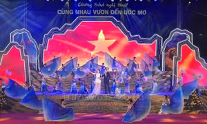 Chương trình nghệ thuật 'Cùng nhau vươn tới ước mơ' chào mừng thành lập tỉnh Lào Cai mới
