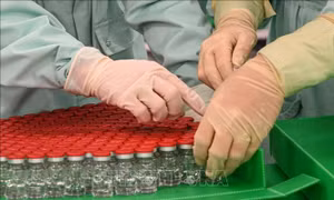 EU đẩy mạnh tìm kiếm nguồn cung vaccine phòng COVID-19