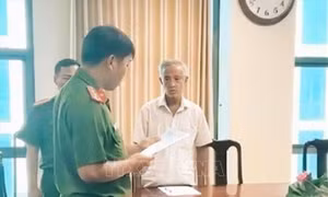Khởi tố, bắt giữ các đối tượng buôn bán hàng cấm, cưỡng đoạt tài sản