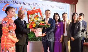 Giữ gìn và phát triển văn hóa Việt tại Đức