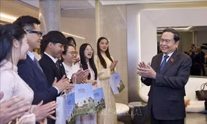 Chủ tịch Quốc hội gặp Hội sinh viên và lưu học sinh Việt Nam tiêu biểu tại Italy