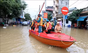 Thứ trưởng Nguyễn Hoàng Hiệp kiểm tra phòng chống bão lũ tại Lạng Sơn