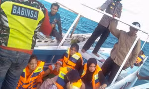 Vẫn còn 11 người mất tích trong vụ chìm phà ở Indonesia