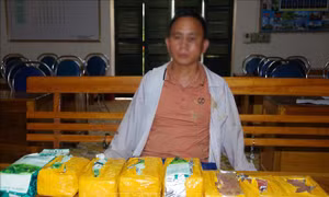Bắt đối tượng vận chuyển 5 kg ma túy đá và 4 bánh heroin