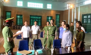 Bắc Ninh: Khởi tố, bắt tạm giam hai cán bộ thôn 