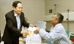 Mang Tết ấm đến với những bệnh nhân ung thư nghèo