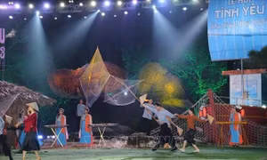 Lễ hội tình yêu Hòn Trống Mái 'Đá hát khúc tình ca'