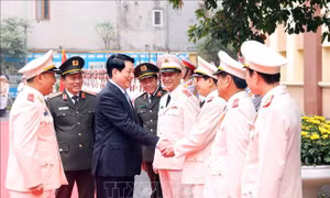 Chủ tịch nước Lương Cường: Cảnh vệ xứng đáng là lực lượng vũ trang trọng yếu, tin cậy