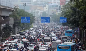 Giao thông Hà Nội ùn tắc trong ngày đầu đưa trẻ mầm non trở lại trường