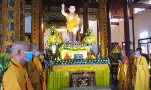 Đại lễ Phật đản 2021: Kêu gọi tăng ni giúp đỡ đồng bào trong vùng dịch và khu cách ly