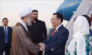 Chủ tịch Quốc hội Vương Đình Huệ bắt đầu thăm chính thức Cộng hòa Hồi giáo Iran