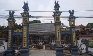 Chủ tịch và Phó Chủ tịch xã bị kỷ luật vì bê tông hóa di tích đình Lương Xá 300 tuổi