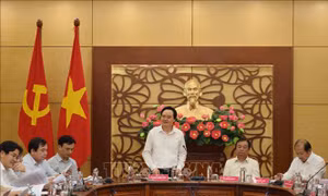 Bộ trưởng Bộ GD&ĐT Phùng Xuân Nhạ làm việc với tỉnh Đồng Tháp
