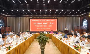 Kỳ họp thứ tám Hội đồng Lý luận Trung ương