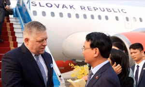 Thủ tướng Cộng hòa Slovakia Robert Fico bắt đầu thăm chính thức Việt Nam