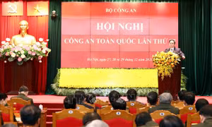 Thủ tướng: Công an cách mạng phải đặt lợi ích quốc gia - dân tộc và nhân dân lên trên hết, trước hết