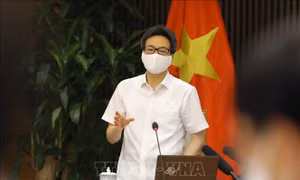 Phó Thủ tướng Vũ Đức Đam: 'Không để dịch bệnh lây lan trong các khu công nghiệp'