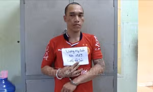 Con nghiện dùng dao uy hiếp, cướp tài sản của lái xe taxi