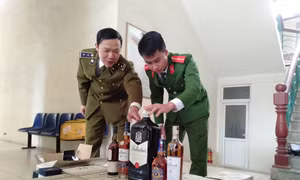 Bắt vụ vận chuyển rượu ngoại lớn nhất từ trước đến nay tại Thanh Hóa