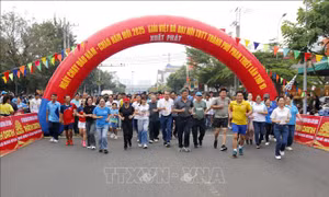 Sôi nổi Ngày chạy chào năm mới 2025 tại Bình Thuận