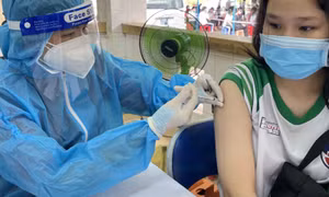 TP Hồ Chí Minh: Nhiều biện pháp tăng độ bao phủ vaccine phòng COVID-19 cho trẻ em