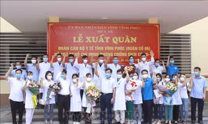 Đoàn cán bộ y tế tỉnh Vĩnh Phúc hỗ trợ TP Hồ Chí Minh chống dịch COVID-19